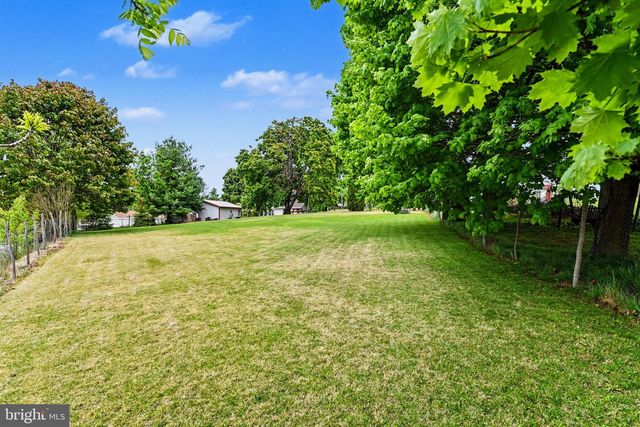 186 W YORK ST, Biglerville, PA 17307