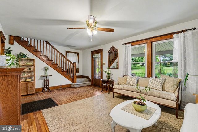 186 W YORK ST, Biglerville, PA 17307