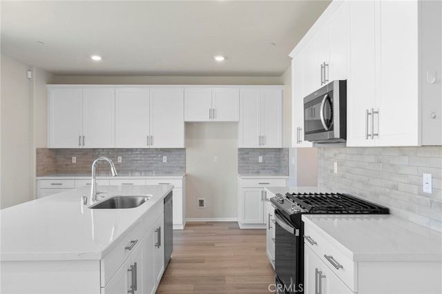 19409 Brush Creek Way, Lake Elsinore, CA 92532