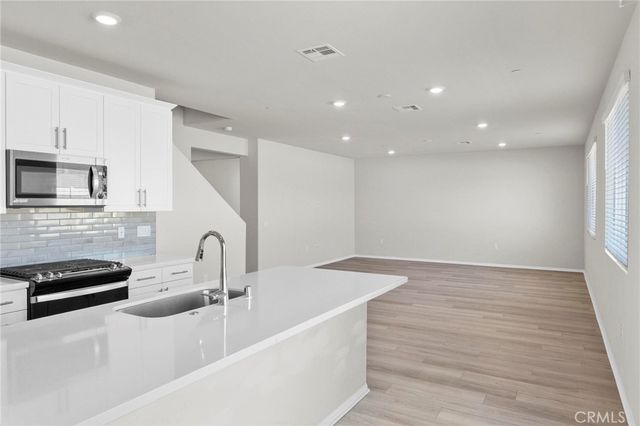 19409 Brush Creek Way, Lake Elsinore, CA 92532