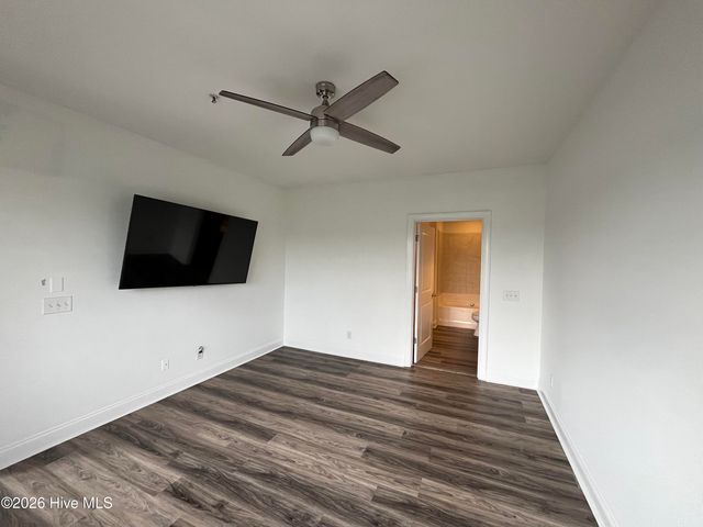 6831 Main Street 323, Wilmington, NC 28405