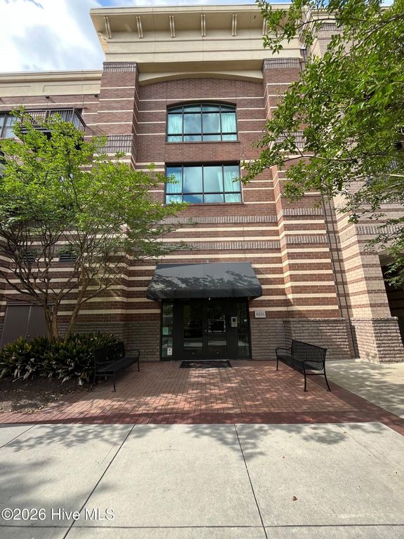 6831 Main Street 323, Wilmington, NC 28405