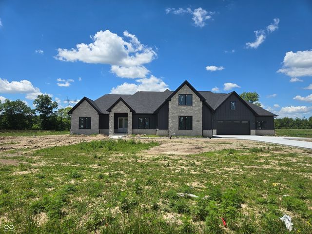 2786 S Kings Way, New Palestine, IN 46163
