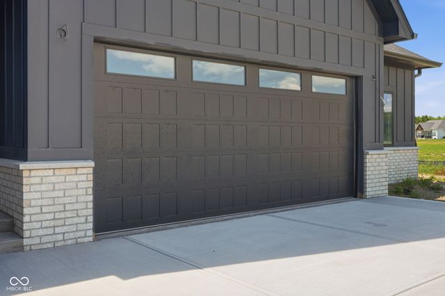 2786 S Kings Way, New Palestine, IN 46163