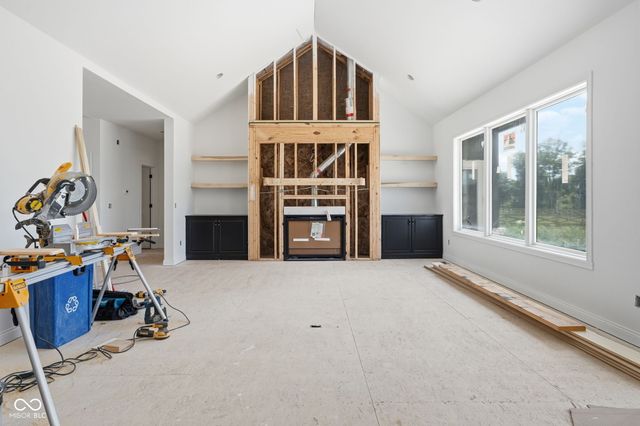 2786 S Kings Way, New Palestine, IN 46163