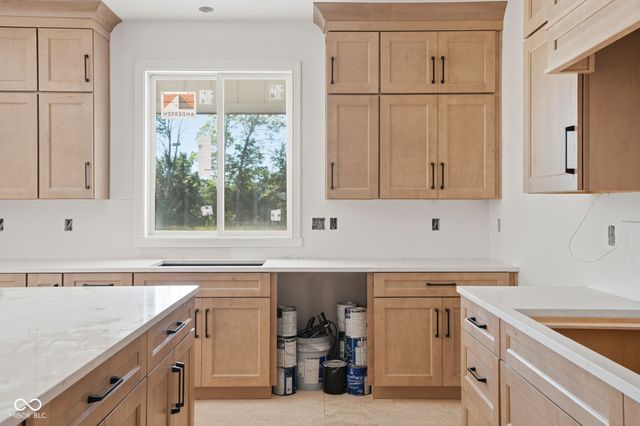 2786 S Kings Way, New Palestine, IN 46163
