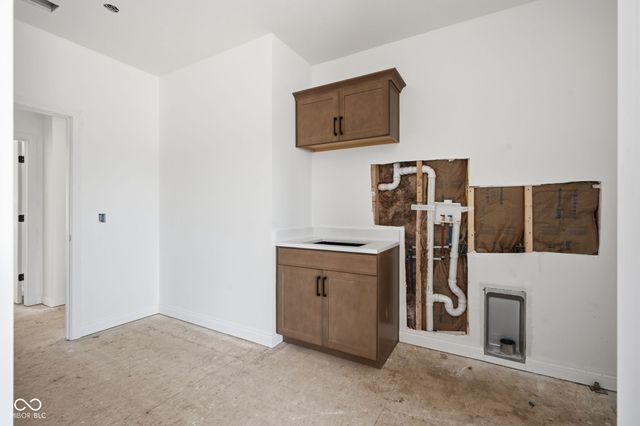 2786 S Kings Way, New Palestine, IN 46163