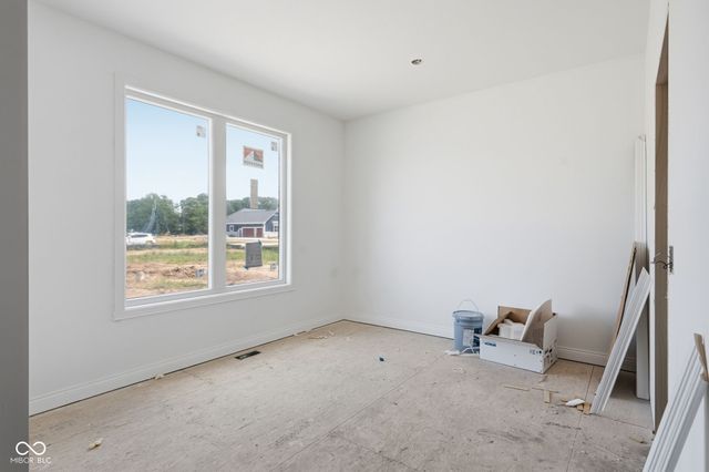 2786 S Kings Way, New Palestine, IN 46163