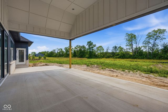 2786 S Kings Way, New Palestine, IN 46163