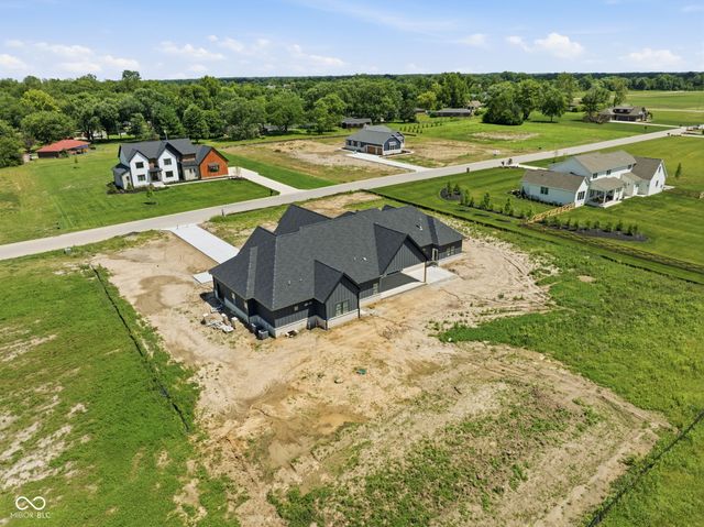 2786 S Kings Way, New Palestine, IN 46163