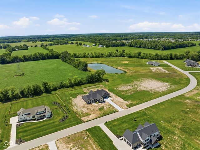 2786 S Kings Way, New Palestine, IN 46163