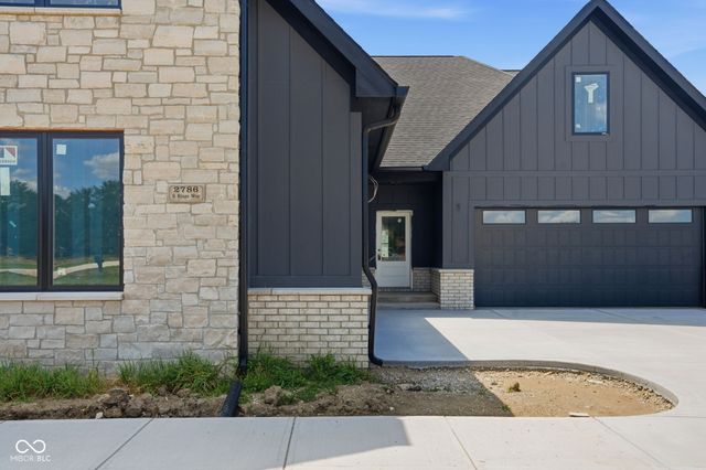 2786 S Kings Way, New Palestine, IN 46163