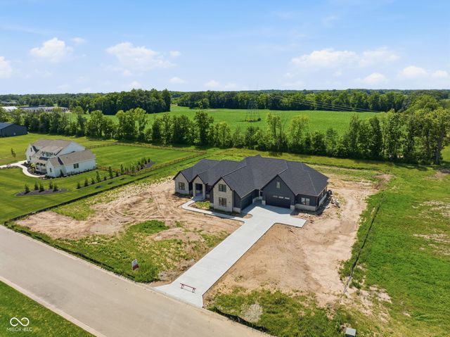 2786 S Kings Way, New Palestine, IN 46163