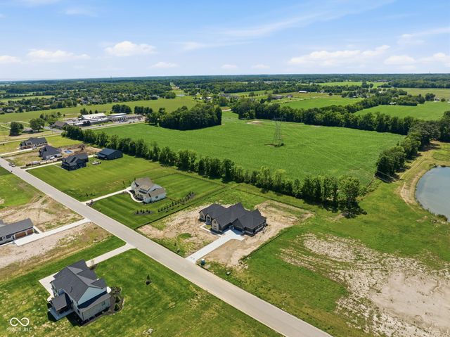 2786 S Kings Way, New Palestine, IN 46163