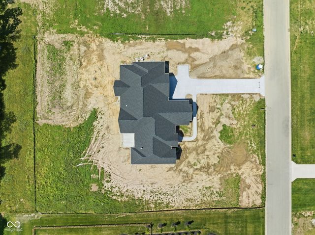 2786 S Kings Way, New Palestine, IN 46163