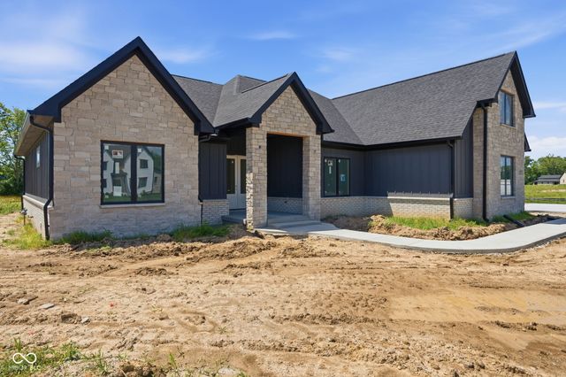 2786 S Kings Way, New Palestine, IN 46163