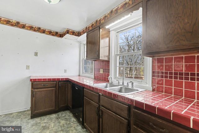 335 RUMSON DR, Harrisburg, PA 17104