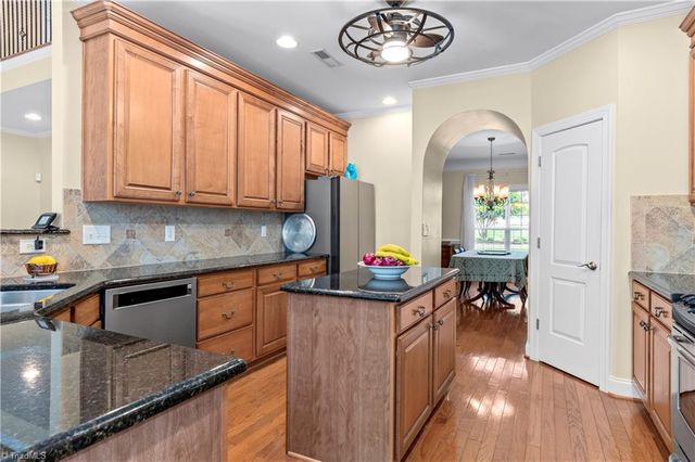 2549 Innisfail Lane, Clemmons, NC 27012