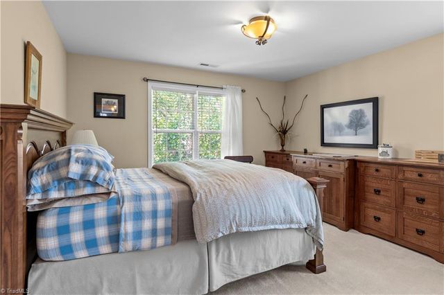 2549 Innisfail Lane, Clemmons, NC 27012