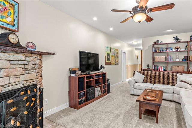 2549 Innisfail Lane, Clemmons, NC 27012