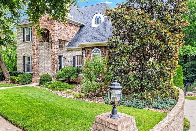 2549 Innisfail Lane, Clemmons, NC 27012