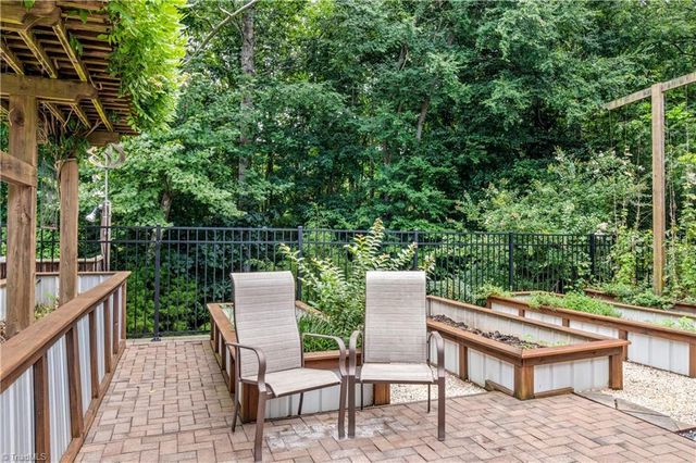2549 Innisfail Lane, Clemmons, NC 27012