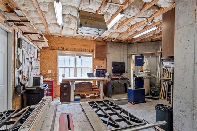 2549 Innisfail Lane, Clemmons, NC 27012