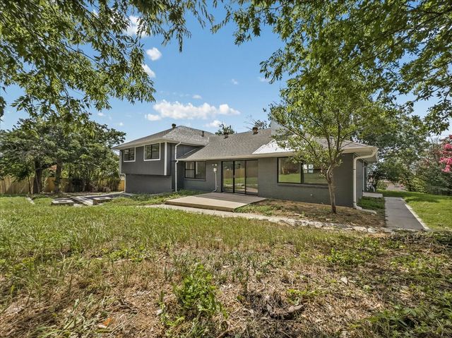 136 SW RAND Drive, Burleson, TX 76028