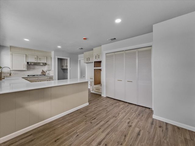 136 SW RAND Drive, Burleson, TX 76028