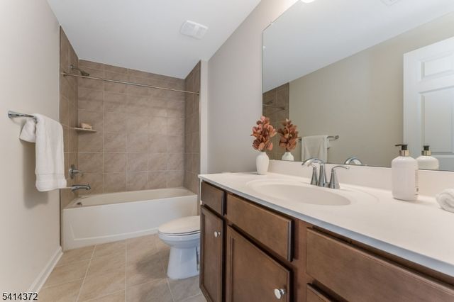 39 Redmon Road, Raritan Twp., NJ 08822