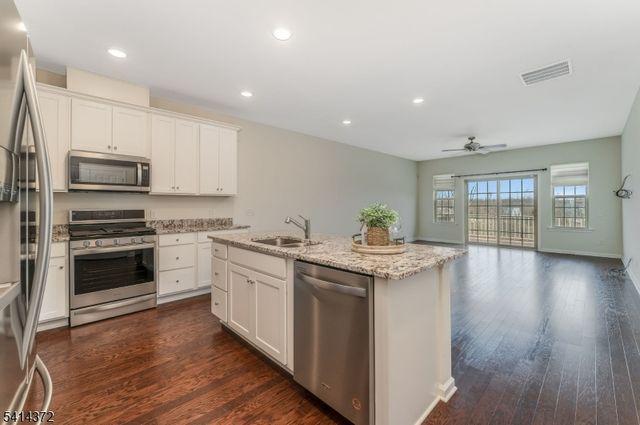39 Redmon Road, Raritan Twp., NJ 08822