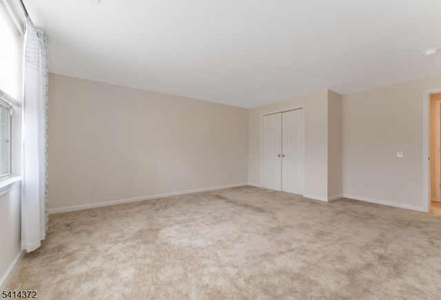 39 Redmon Road, Raritan Twp., NJ 08822