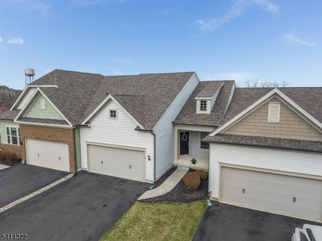 39 Redmon Road, Raritan Twp., NJ 08822
