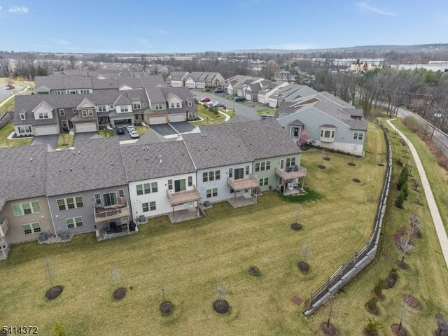 39 Redmon Road, Raritan Twp., NJ 08822