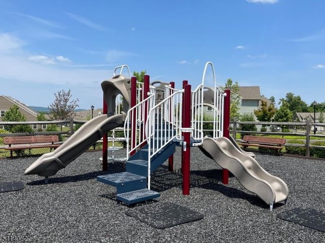 39 Redmon Road, Raritan Twp., NJ 08822