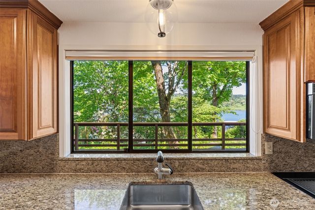 4442 95th Avenue NE, Bellevue, WA 98004