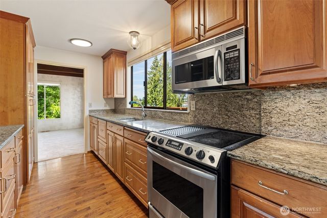 4442 95th Avenue NE, Bellevue, WA 98004