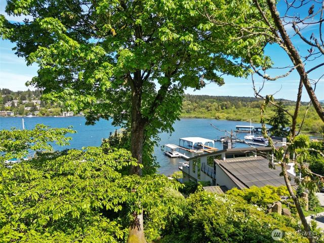 4442 95th Avenue NE, Bellevue, WA 98004