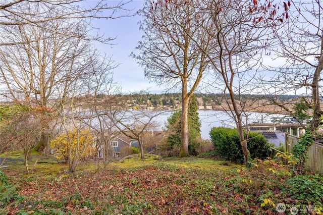 4442 95th Avenue NE, Bellevue, WA 98004