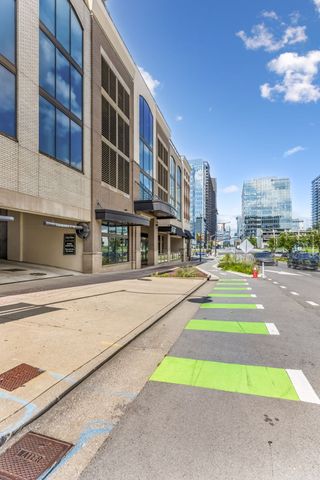 1510 Demonbreun St Apt 702, Nashville, TN 37203