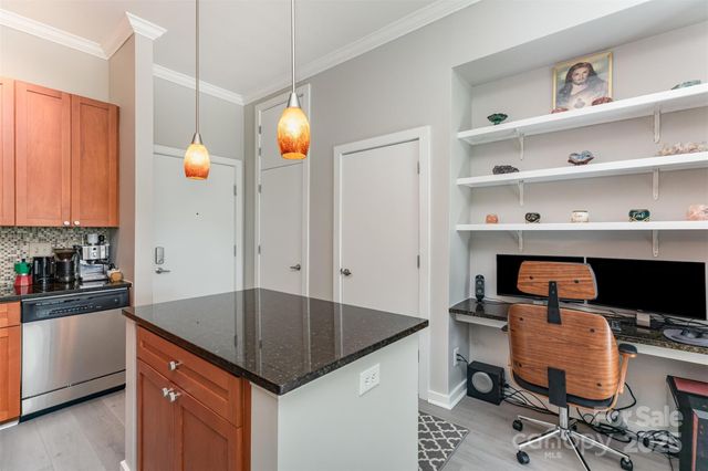 525 E 6th Street 212, Charlotte, NC 28202