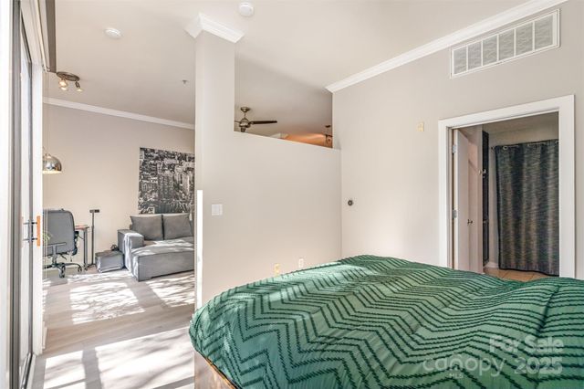 525 E 6th Street 212, Charlotte, NC 28202