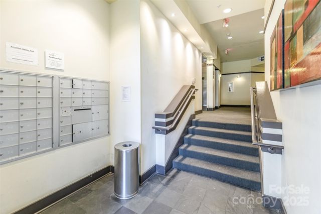 525 E 6th Street 212, Charlotte, NC 28202