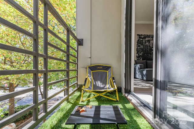 525 E 6th Street 212, Charlotte, NC 28202