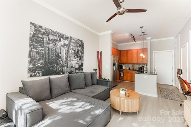 525 E 6th Street 212, Charlotte, NC 28202