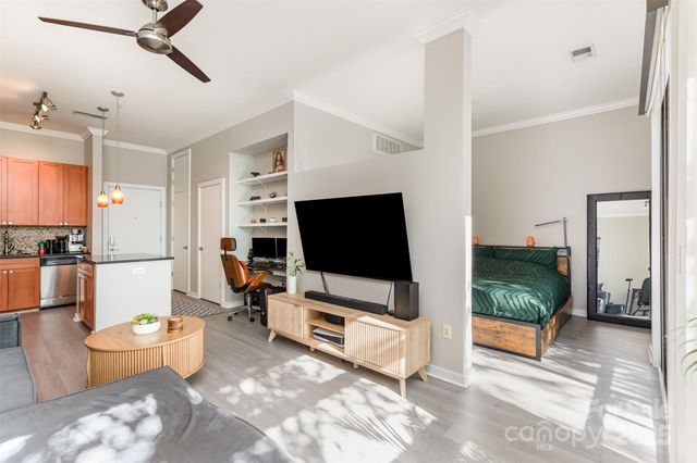 525 E 6th Street 212, Charlotte, NC 28202