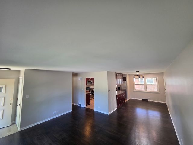 668 Lee Drive, Crystal Lake, IL 60014