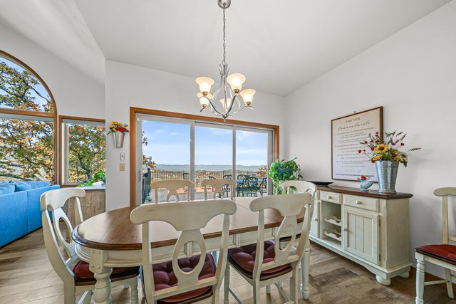 5227 Pioneer Road, Medford, OR 97501