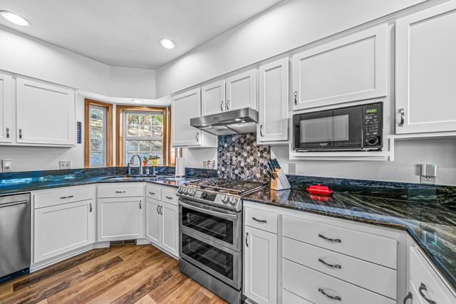 5227 Pioneer Road, Medford, OR 97501