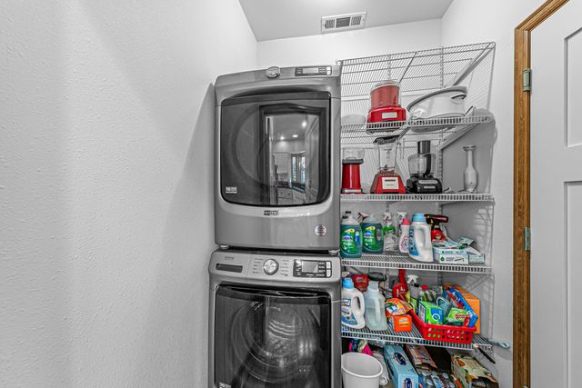 5227 Pioneer Road, Medford, OR 97501